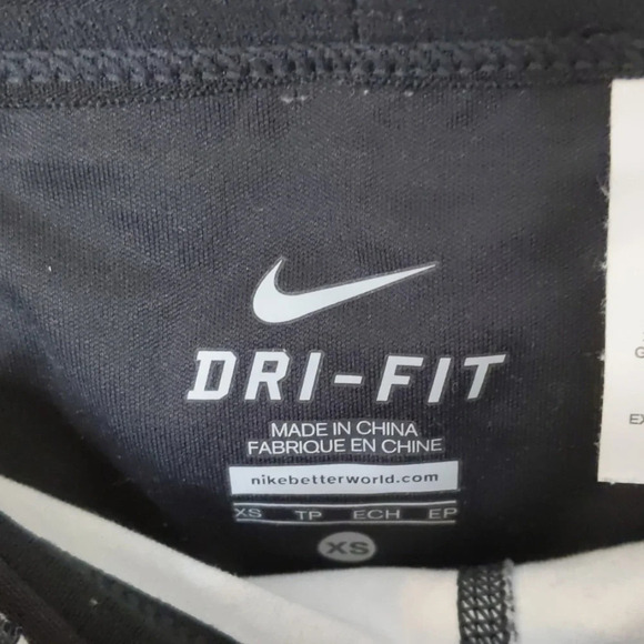 Nike Geometric Print Cropped Leggings - Picture 4 of 6